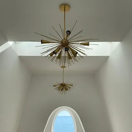 Ackworth Penthouse - Luxury Newly Renovated Penthouse, Roof Terrace Prime Location